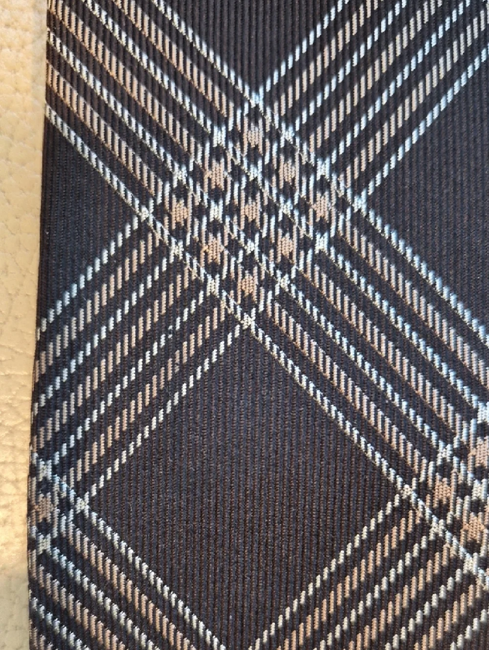 Gucci men silk